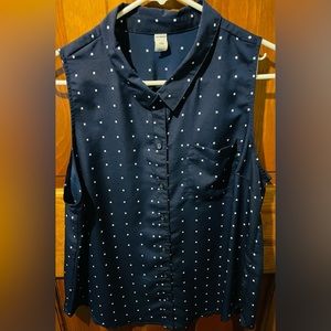 Old Navy sleeveless button up navy top
